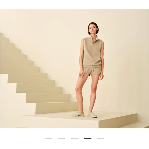 Essentials Fear of God Women’s Velour Beach Shorts LIKE NEW🌟 - Picture 4 of 8